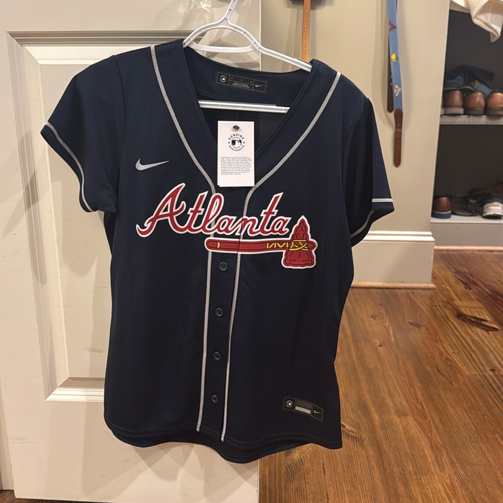 Women’s navy blue Atlanta Braves jersey